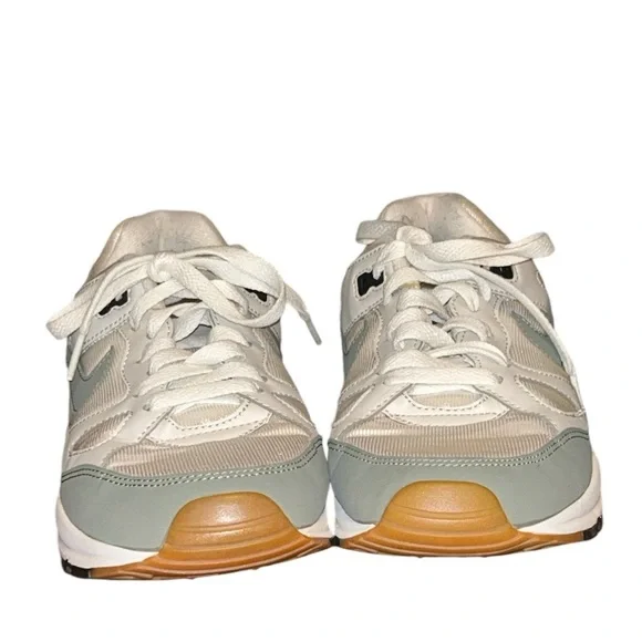 Air Span II Sneaker (Women)
Nike Size 8.5 GUC signs of wear - Picture 5 of 8